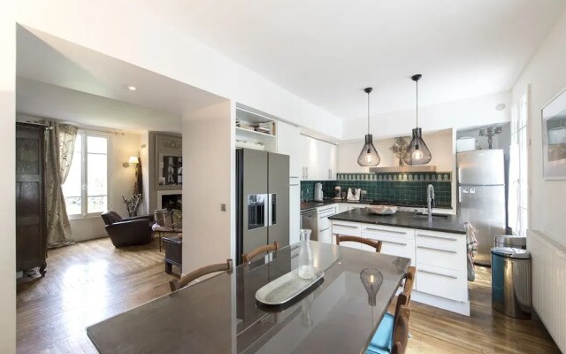 Family Home in Issy-les-Moulineaux