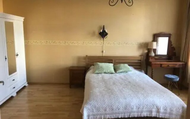 Aia Apartment