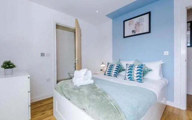 Stunning Scandi Manchester City Centre Penthouse - Sleeps 10 - Parking