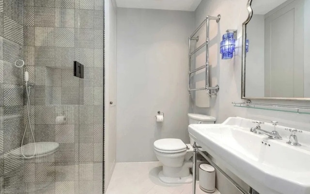 Gorgeous 3 bed House in Sloane Square With Garden