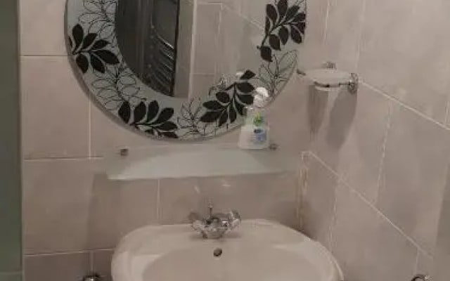 Private Basement Studio Flat with Modern Features
