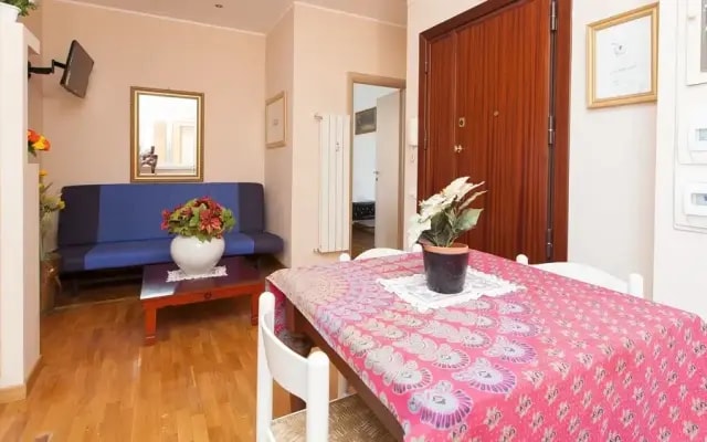 Guinizzelli Apartment