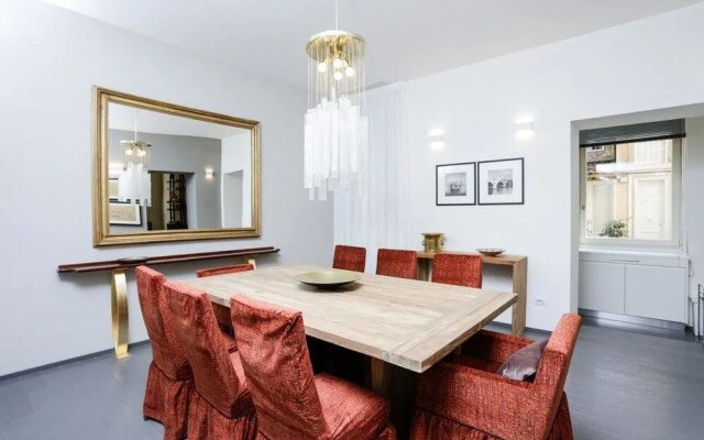 Spanish Steps Deluxe Apartment