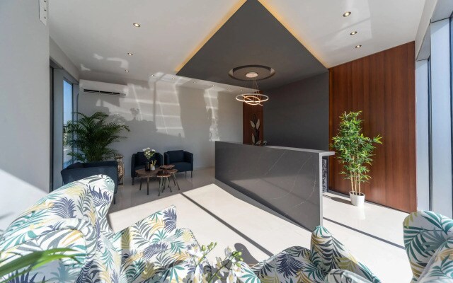 Green Hills Suites