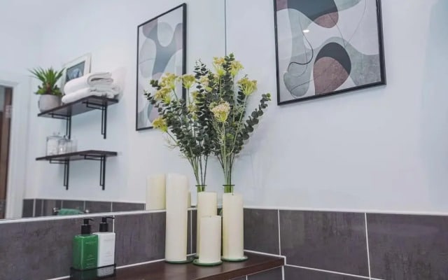 Stylish Brixton 2 bed / 2 bath by Pop Brixton