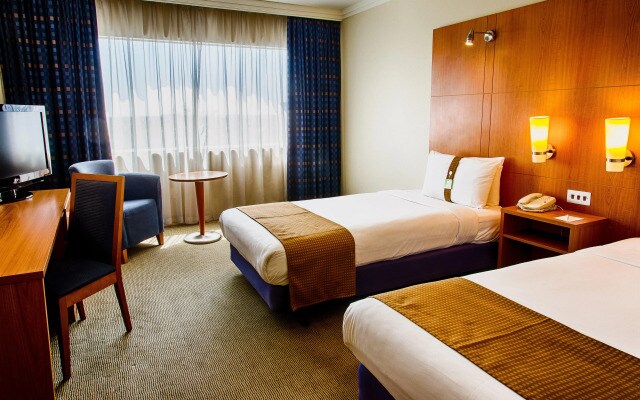 Holiday Inn London - Heathrow M4,jct.4 by IHG