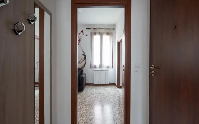 Venice Grand Canal Style Apt 3 - Locz