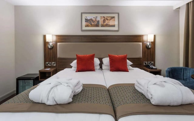 Heston Hyde Hotel