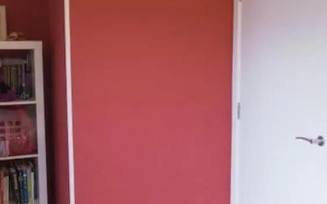 Homely 2 Bedroom Apartment in Bow