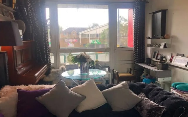 Impeccable 2-bed Apartment 10 Into Central London