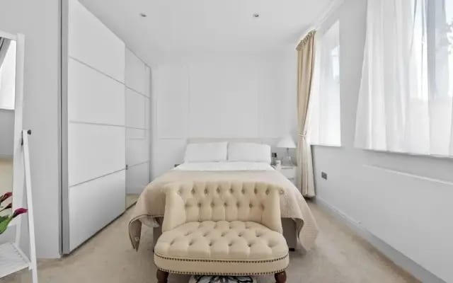 London Road Apartment in Isleworth