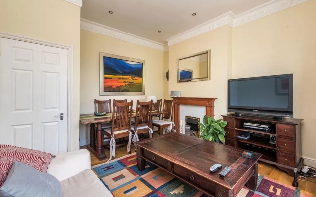 NEW Super 2BD Flat Well Connected to City Centre