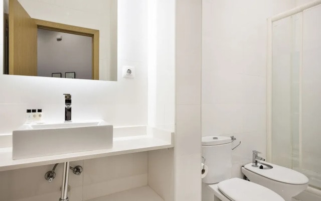 Midtown Luxury Apartment VI rosy