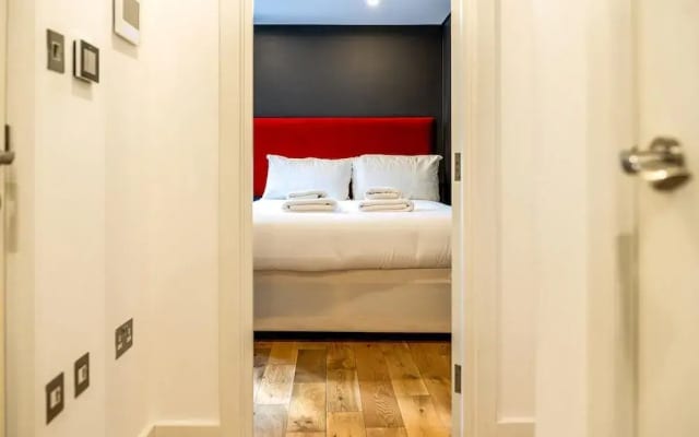 Trendy Kings Cross Flat