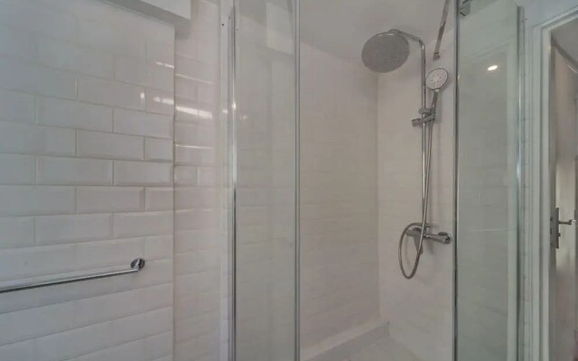Classy Bourgeois Chic 2 Bedroom Apt in Le Marais