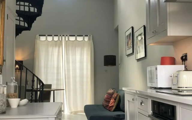 Wimbledon - Apartment - Sleeps 2 -private Entrance