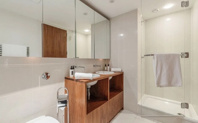 Stunning 2 bed Penthouse apartment