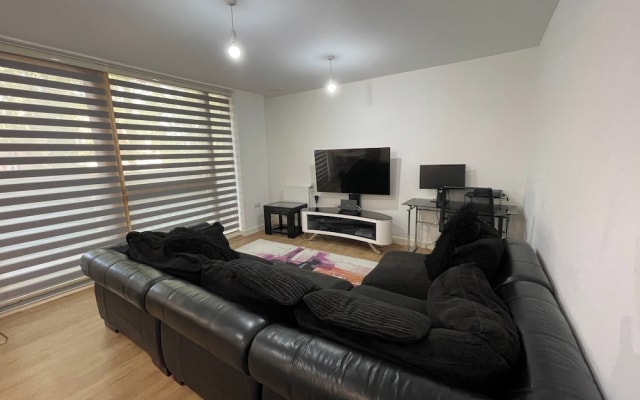 2 Bed-sleeps4-parking-balcony-nearcitycentre