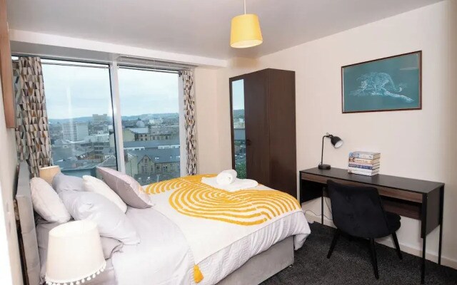 City Centre Location-family Friendly-free Parking