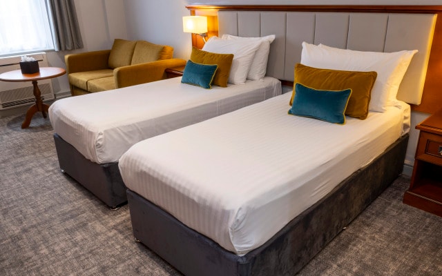 Crowne Plaza East Midlands Airport by IHG