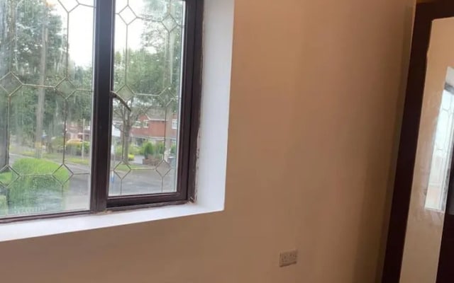 Corner Shop Apartments Sleeps 5 Parking