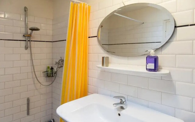 New Apartment Top Location Near RAI