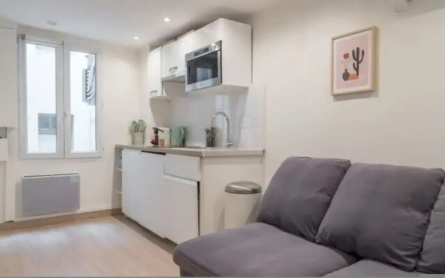 Lavie Maison Parisian Aircon Gem