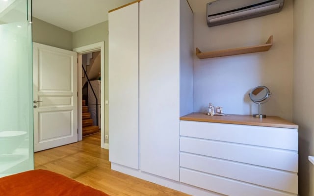 Mesmerizing Flat With Bosphorus View