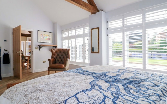 The Canalside Cottage