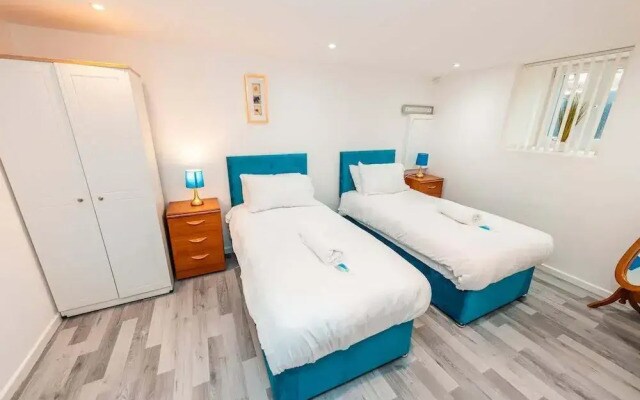 Sale 2-bedroom Apt - Sleeps 5 - Free Parking