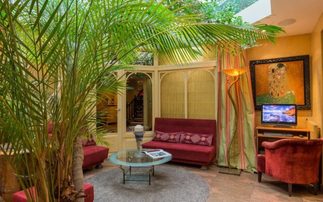 Neuilly Park Hotel