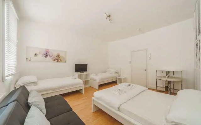 Large Studio Soho & Charing Cross Road