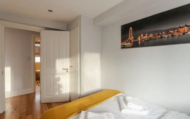 3 Bedrooms Apartment Central London