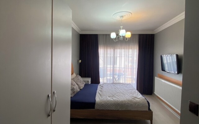 Omar Suite 360
