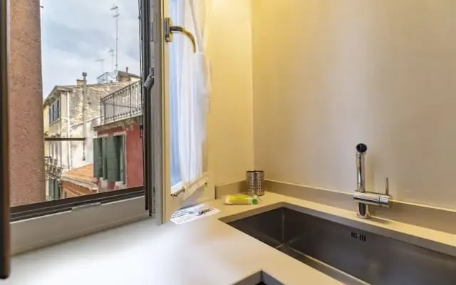 Gondola Luxury - Campo Santi Filippo e Giacomo by Wonderful Italy