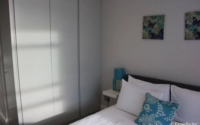 Flying Butler - Barons Court Apartments