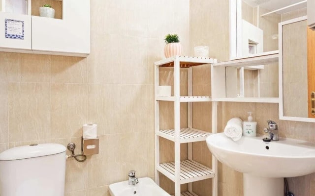 Lovely 1bed Apt, Sleeps 5 nr Puente de Vallecas