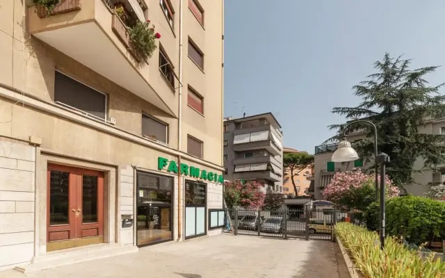 Roomy and Bright Apartment with Terrace