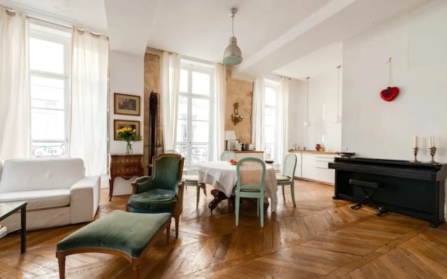 Beautiful Designer Apartment With a Stamp - Marais