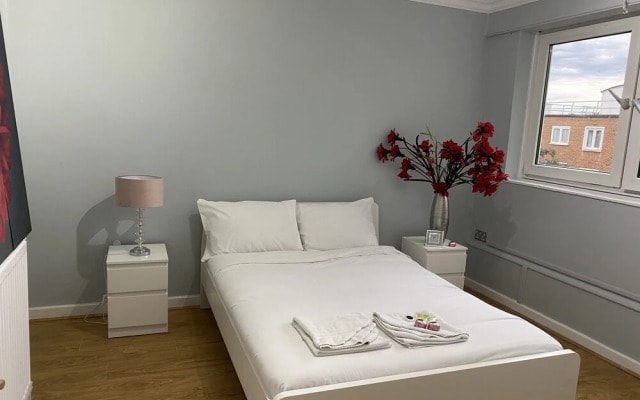 3 Bed Flat, Dedicated Workspace, Parking, 4KTV