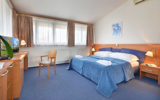 EA Hotel Populus