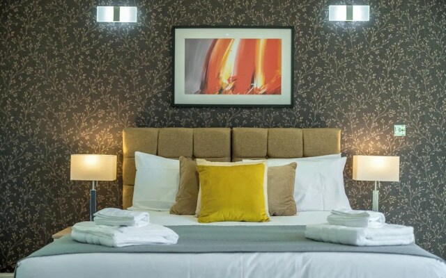 Madika Homes Luxe Apartment in Mill Hill