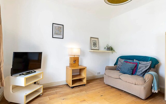 A Tranquil One bedroom Flat Near Brockwell Park