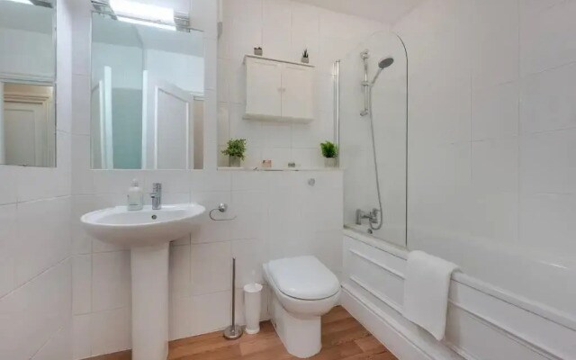 Cosy 2 Bed in Kensington Olympia