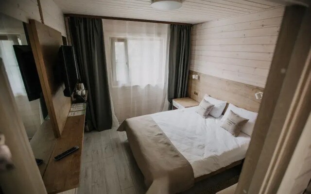 Pastorskoe Lake Holiday Park