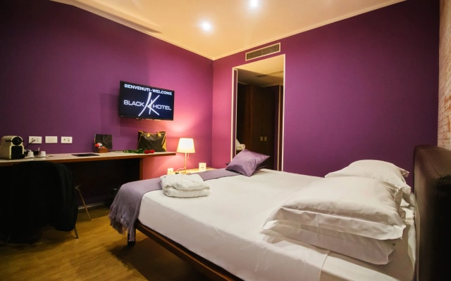 Black Hotel