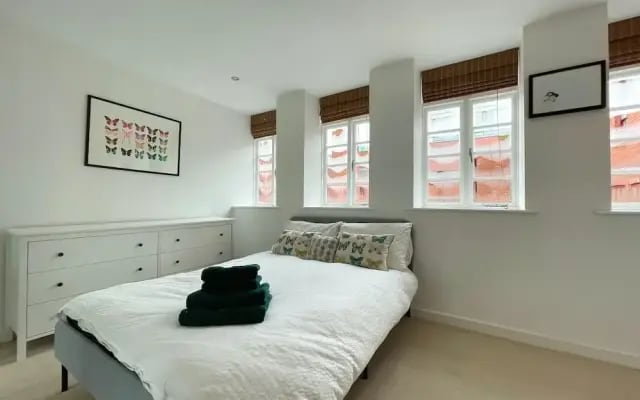 Modern Urban Sheffield Hideaway