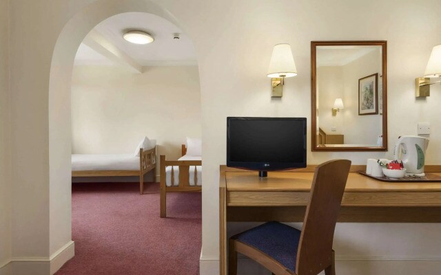 Days Inn by Wyndham Stafford