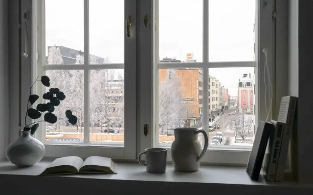 Luminous 2br with free parking & sauna