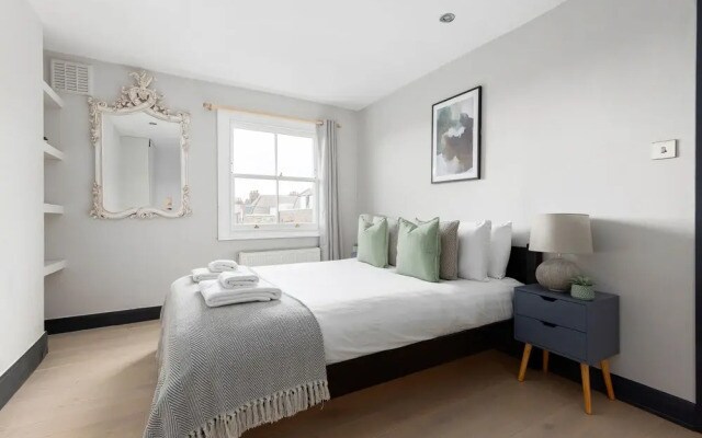 Radiant 2 Bed Flat near Portobello
